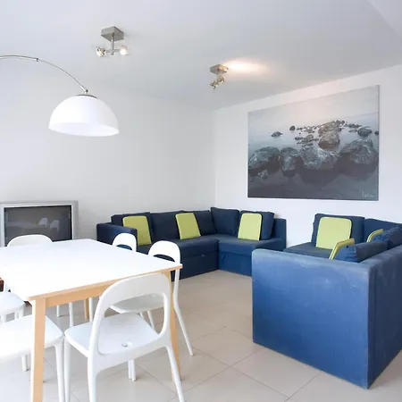 Enjoy Your Holidays With Us !!, Terrace 25m2 - 65m2 3 Bedrooms, Capacity 4-6pers, Wifi, Ideal To Digital Nomad Beach 5min Walking, 4 Pools, Parking Opt, Air Conditioning * Lloret de Mar