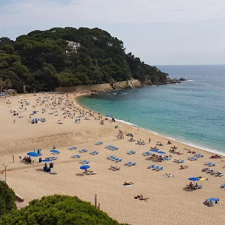 Enjoy Your Holidays With Us !!, Terrace 25m2 - 65m2 3 Bedrooms, Capacity 4-6pers, Wifi, Ideal To Digital Nomad Beach 5min Walking, 4 Pools, Parking Opt, Air Conditioning Lloret de Mar