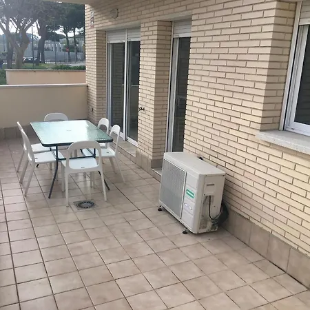 Enjoy Your Holidays With Us !!, Terrace 25m2 - 65m2 3 Bedrooms, Capacity 4-6pers, Wifi, Ideal To Digital Nomad Beach 5min Walking, 4 Pools, Parking Opt, Air Conditioning Lloret de Mar